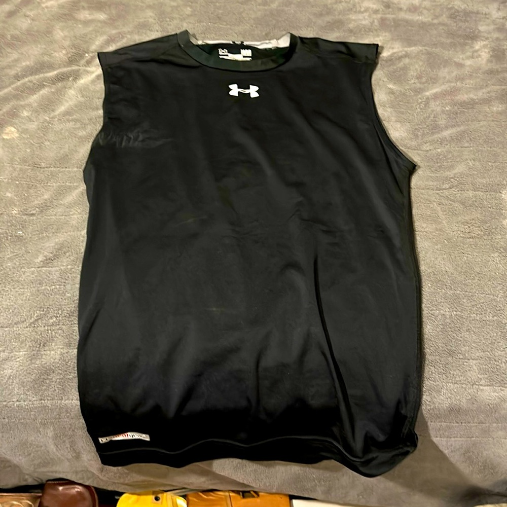 Under armor compression shirt, heat gear
